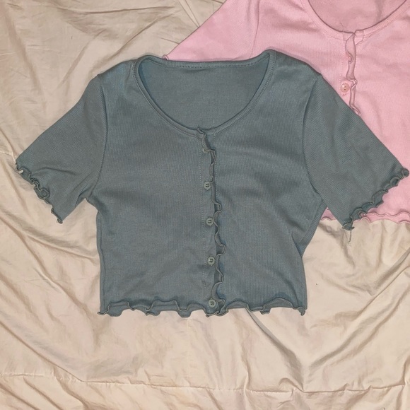 pair or separate green and pink crop tops - Picture 6 of 7